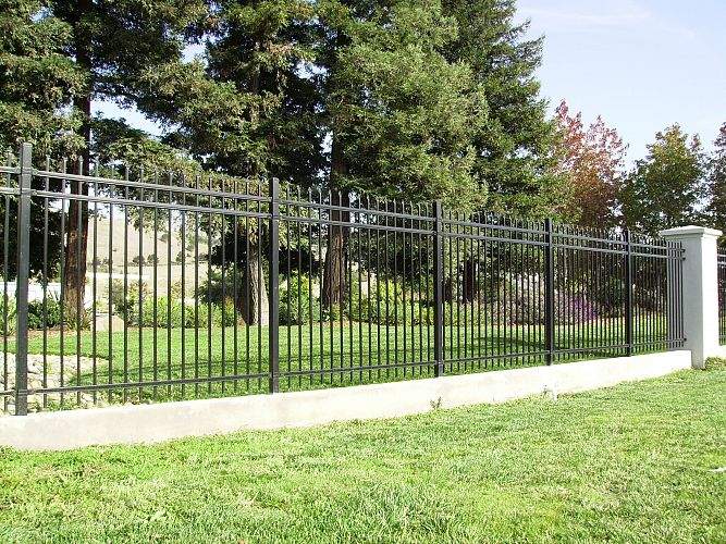 Tips for Hiring a Great Commercial Fence Contractor