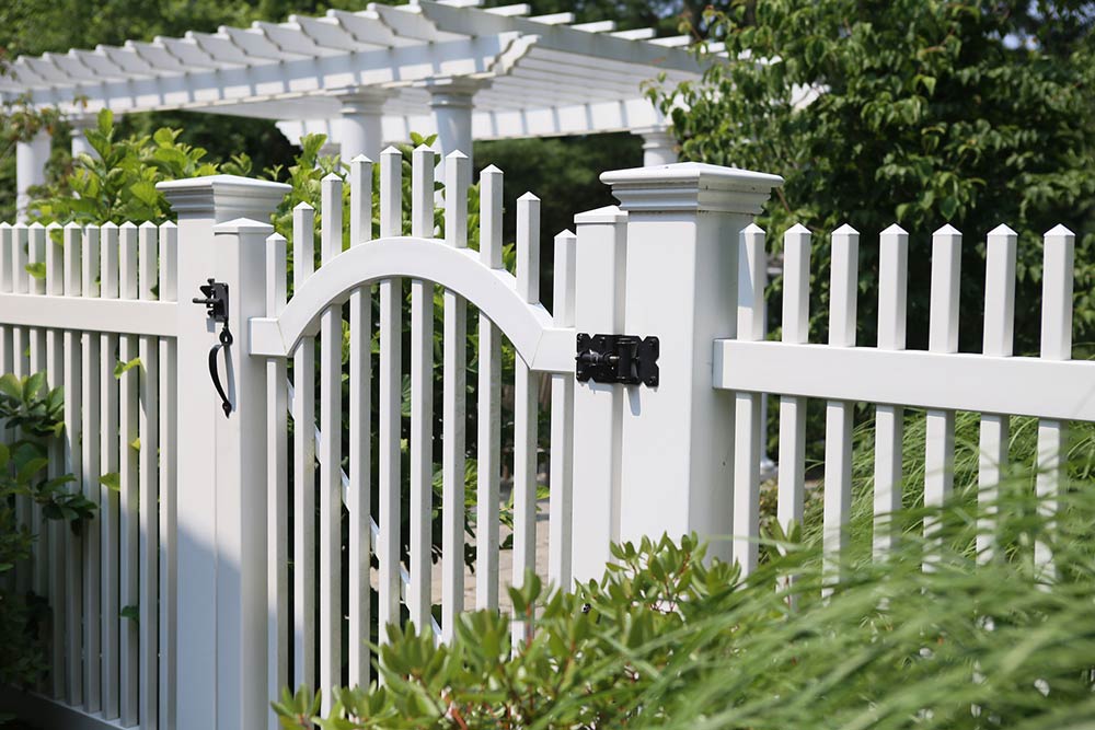 How to Choose the Right Staten Island Fence Contractor